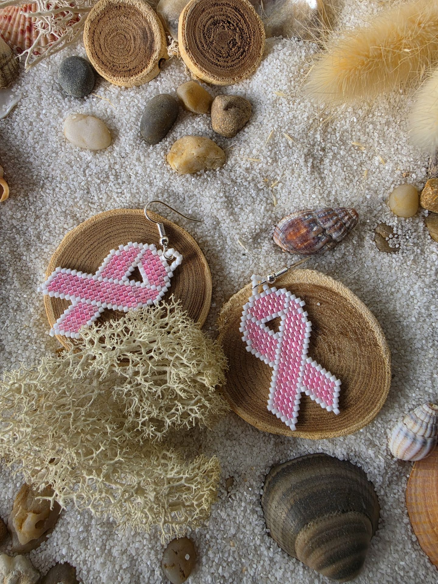 Boucles d’oreilles Octobre Rose blanches et roses